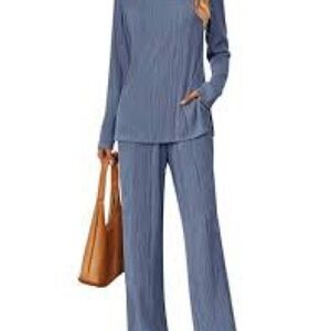 Blue Ribbed Accordion Pleat Flowy Leisure set Lounge Set Travel set NWT